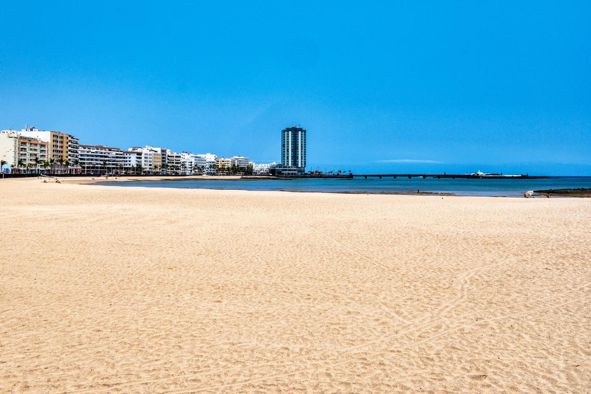 El Reducto Beach-First Line Of The Sea Arrecife Kültér fotó